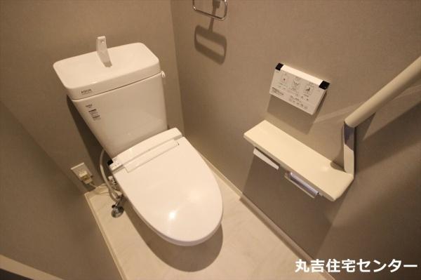 拡大写真：セントリビエ 3階302のトイレ