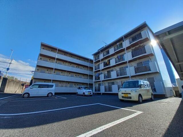 ソラリア大在の外観