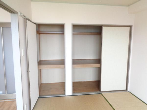 拡大写真:グレイスコート峰塚 B棟 1階102の収納