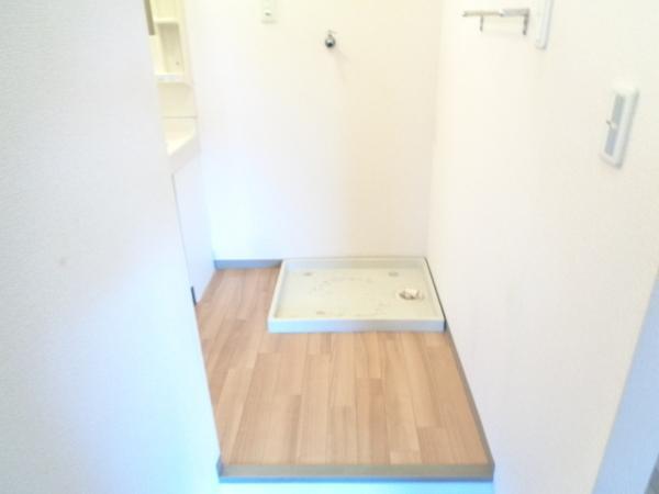 拡大写真:グレイスコート峰塚 B棟 1階102の洗面台・洗面所