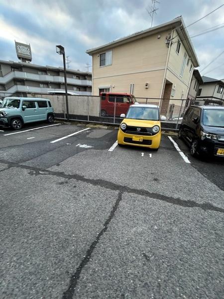拡大写真:サンコート千代田 4階408の駐車場