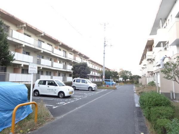 拡大写真:ヴィラナリー狭山 2号棟 3階302の駐車場