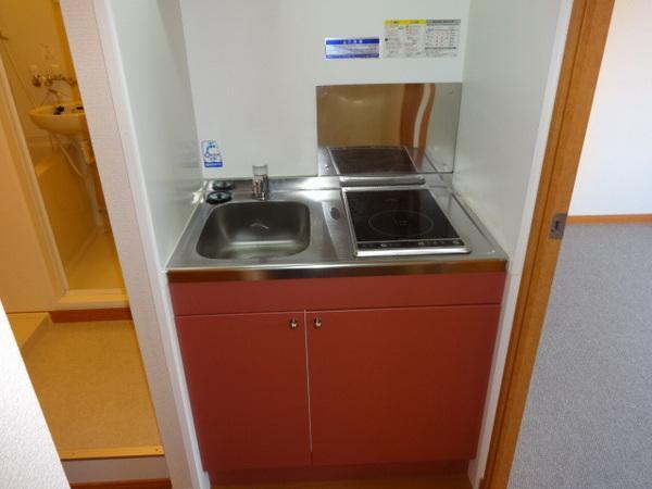 拡大写真：レオパレス外環富田林３ 1階102のキッチン