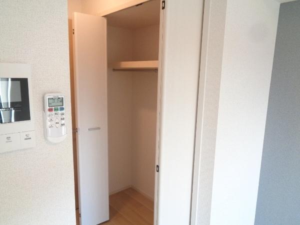 拡大写真:サンプラザ金剛 1階103の収納