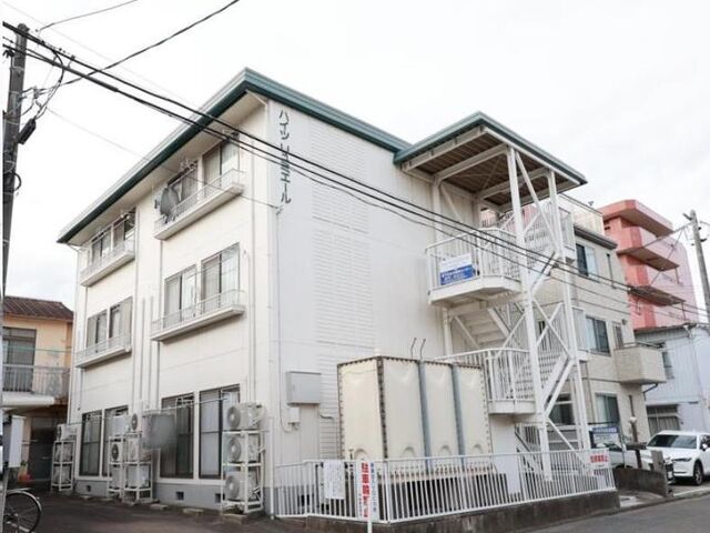 ハイツリュミエールの外観