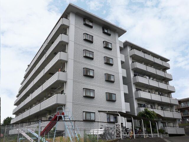 写真：アークヒルズ小松島の外観