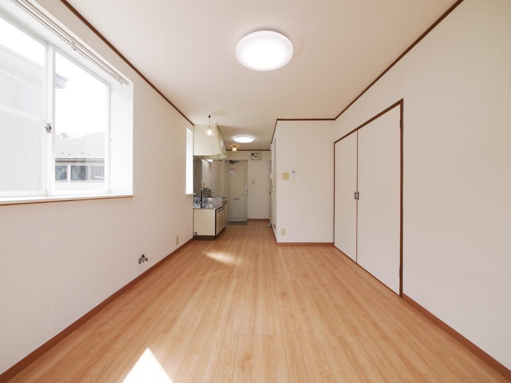 拡大写真:サンダーコート 2階203の内観