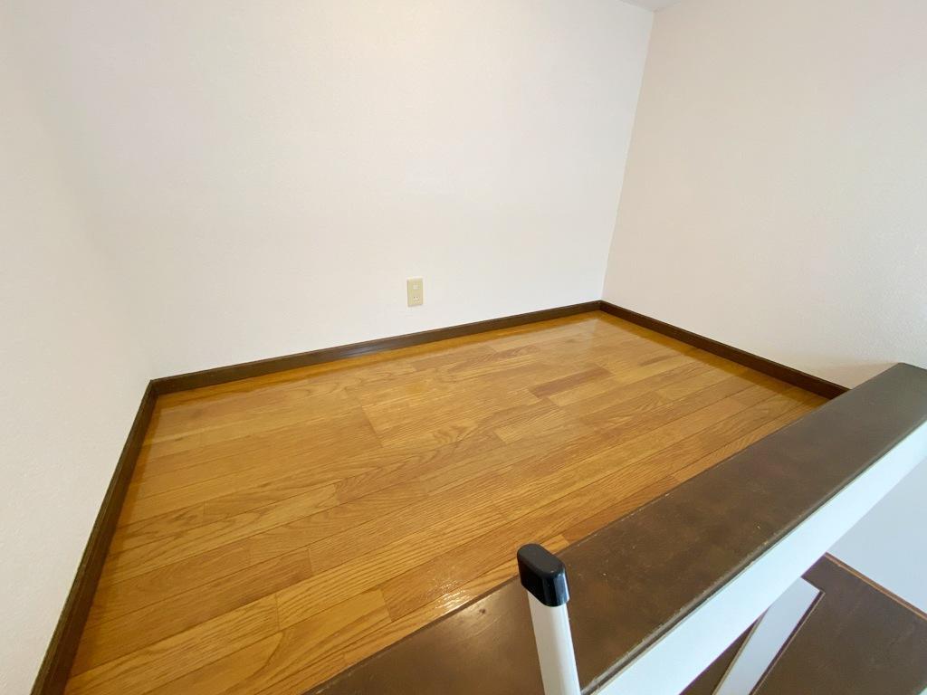 拡大写真：コーポ向日葵 2階205の内観