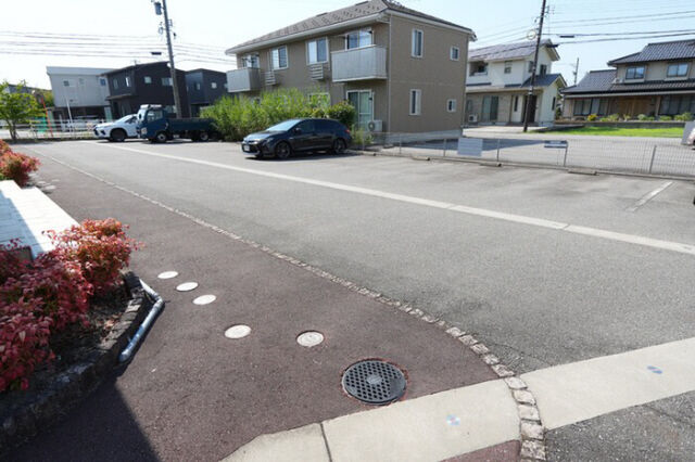 拡大写真:セジュール藤木 1階107の駐車場