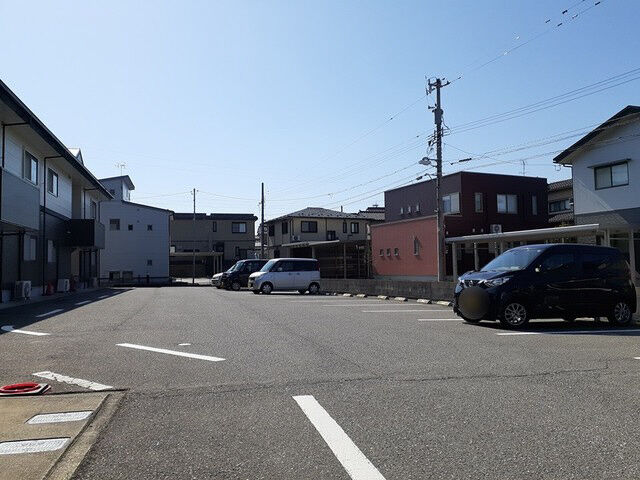 拡大写真：ライジングサンＡ 2階204の駐車場