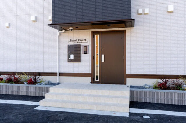 拡大写真:Pearl Court 2階201のエントランス