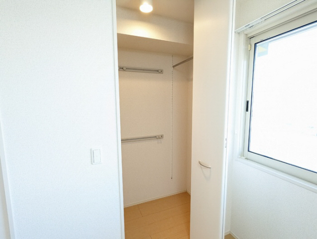 拡大写真:D-room萩原 2階202のワンステップクローゼット