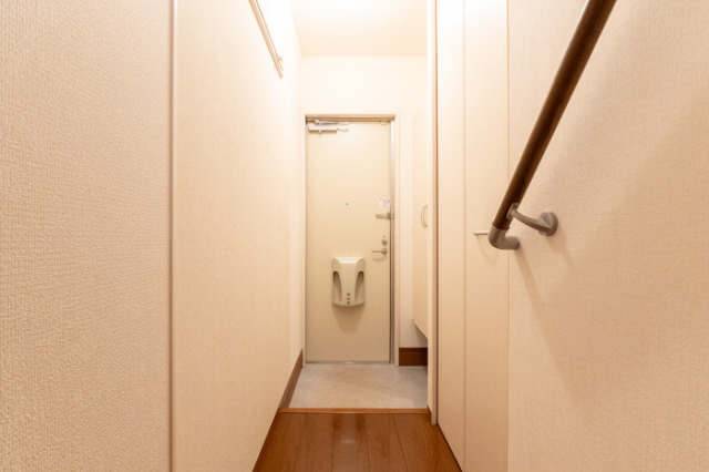 拡大写真:D-Roomルフィー 2階206の玄関