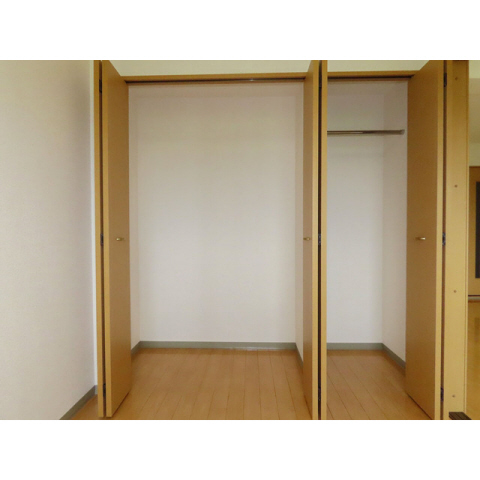 拡大写真：ハートフルコパンはやし 3階302の収納