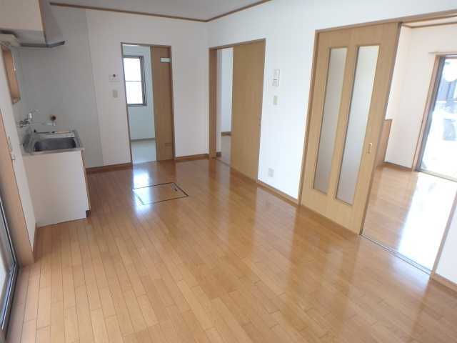拡大写真:久保田町2丁目3DK貸家 1階Sの内観