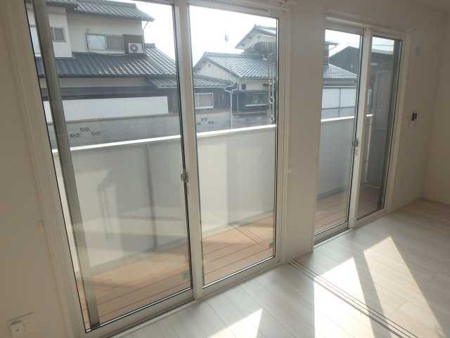 拡大写真:グランソレイユA棟 1階102の内観