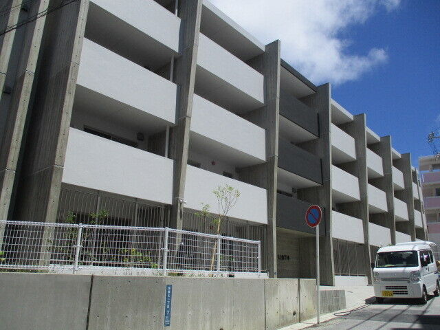 LIBTHおもろまち駅前の外観