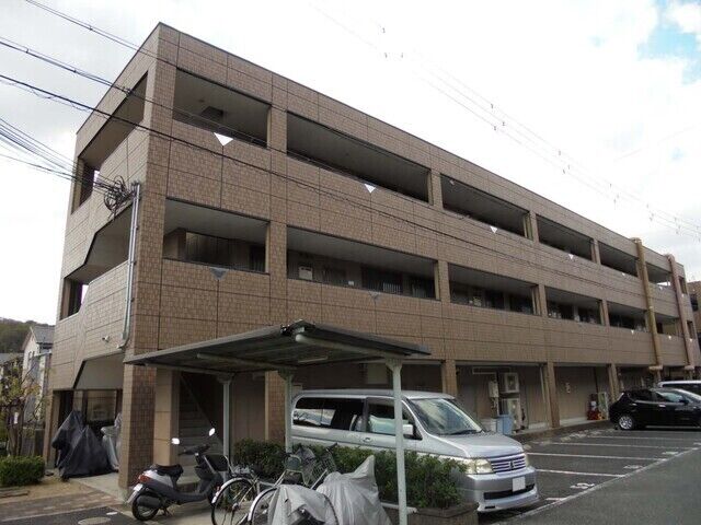 写真：木津川市梅美台１丁目の外観