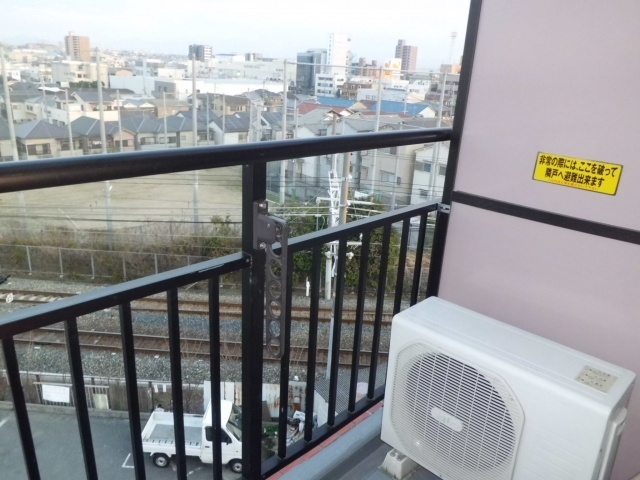 拡大写真:サンシャイン中町 1階105のバルコニー