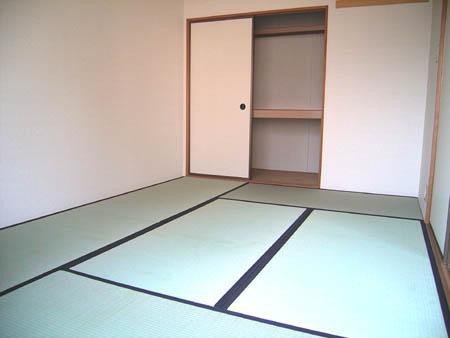 拡大写真：フレンドコーポ 1階102の和室