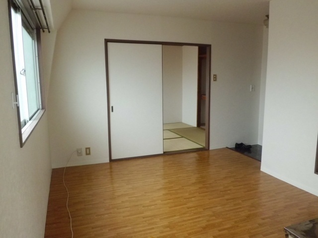 拡大写真:マスターズエル鳳南581 4階403の居間