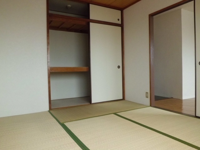 拡大写真:マスターズエル鳳南581 4階403の和室