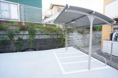 拡大写真:Y’sヒルメゾンⅡ 2階202のY’sヒルメゾンⅡ 駐輪場