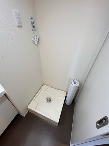 拡大写真:アベニールボナール 1階101のアベニールボナール 室内洗濯機置場