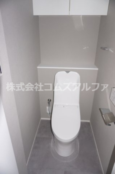 拡大写真：ドゥーエ横浜駅前 2階203のドゥーエ横浜駅前　トイレ