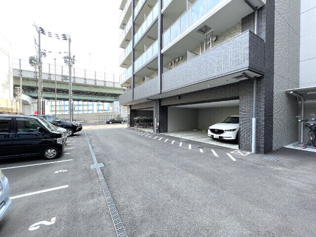 拡大写真:エスリード神戸兵庫駅マリーナスクエア 7階700の駐車場