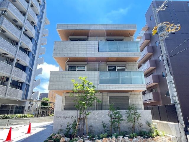 拡大写真:Noble Terrace中山手 1階103の外観