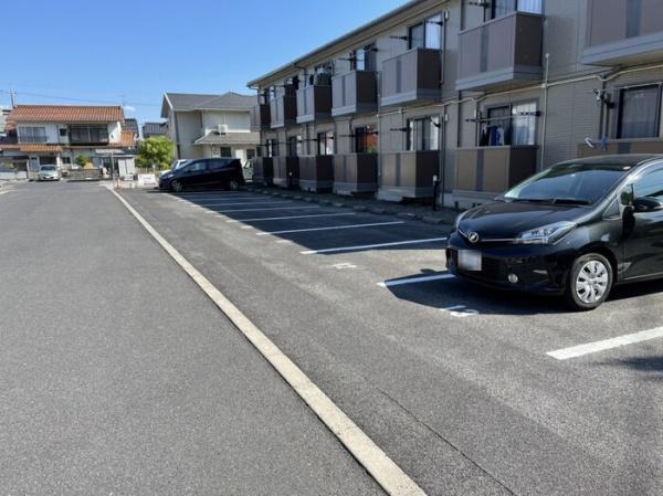 拡大写真:松江市西川津町 2階205の駐車場