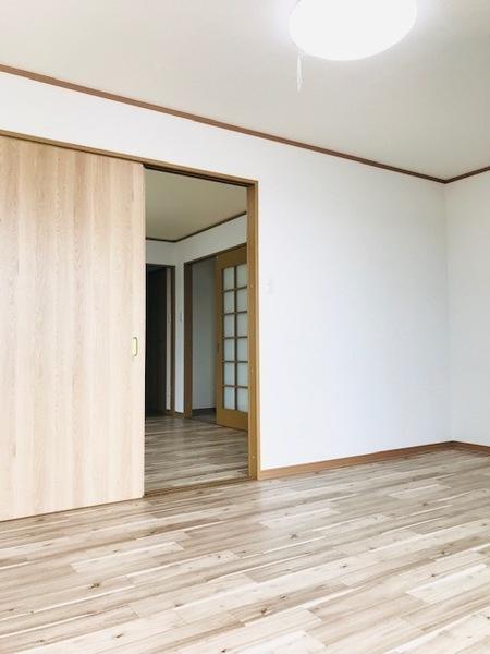 拡大写真:カサローゼ東本町 4階401のリビング