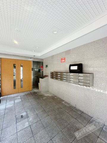 拡大写真:プリヴェ2号館 7階701のオートロック付きで部外者シャットアウト♪