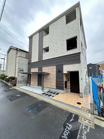 HAL中百舌鳥の外観