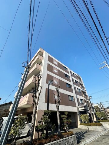シャルマンエイトの外観