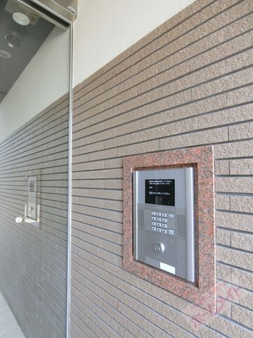 拡大写真:ラ・メゾン香ヶ丘 3階302のオートロック付きで部外者シャットアウト♪