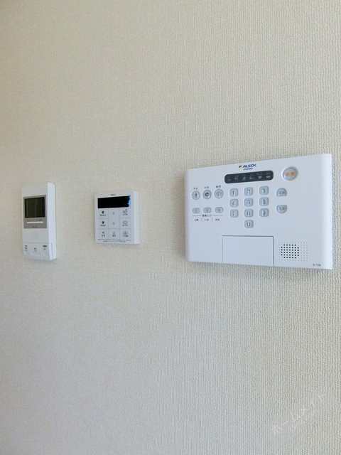拡大写真:ルーチェ鳳 1階105のセキュリティシステム付きでご不在時も安心♪