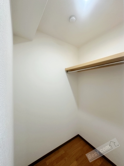 拡大写真:プリヴェ2号館 7階701の大容量のウォークインクローゼット付き♪