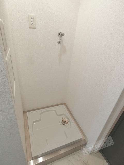 拡大写真:プレッツァ中百舌鳥 6階605の室内洗濯機置場♪