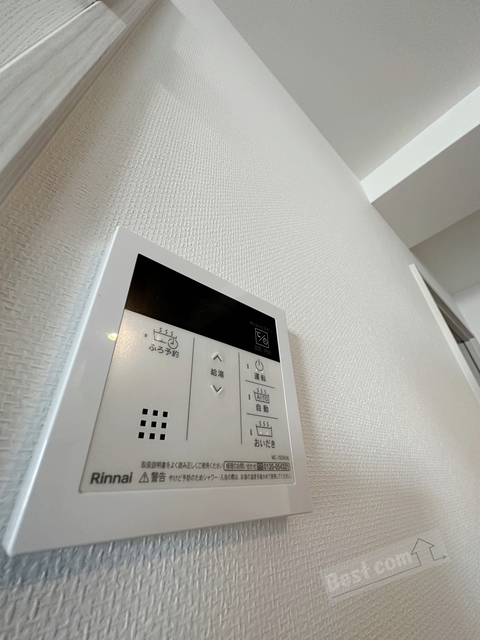 拡大写真:プレステージ10番館 3階304の給湯リモコンで楽々湯温を設定♪