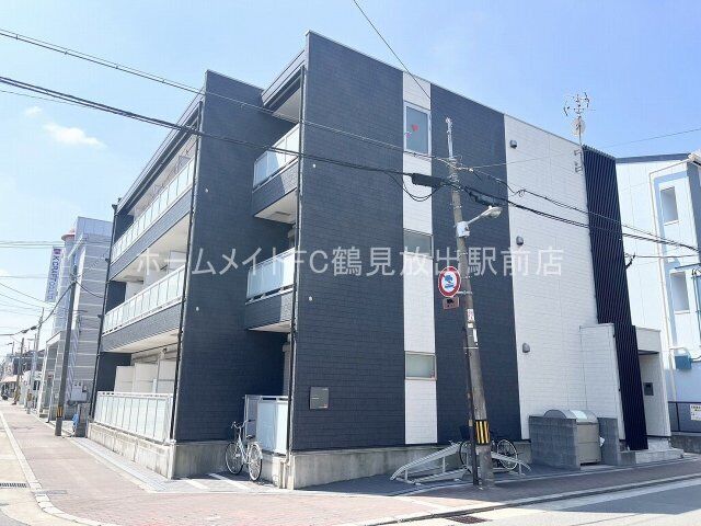 リブリ・アベリアの外観