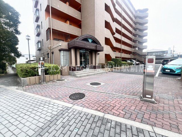 拡大写真:シャトー・レイクルイーズ 7階707の外観