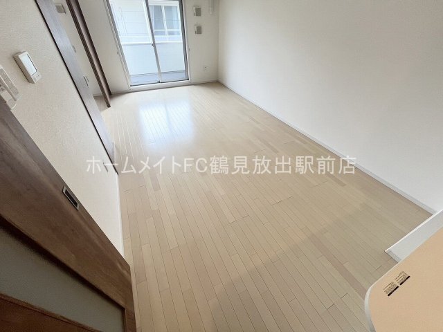 拡大写真:IB HAL 2階205の居間