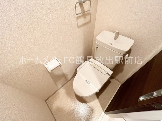 拡大写真:Luxe鶴見 7階704のトイレ