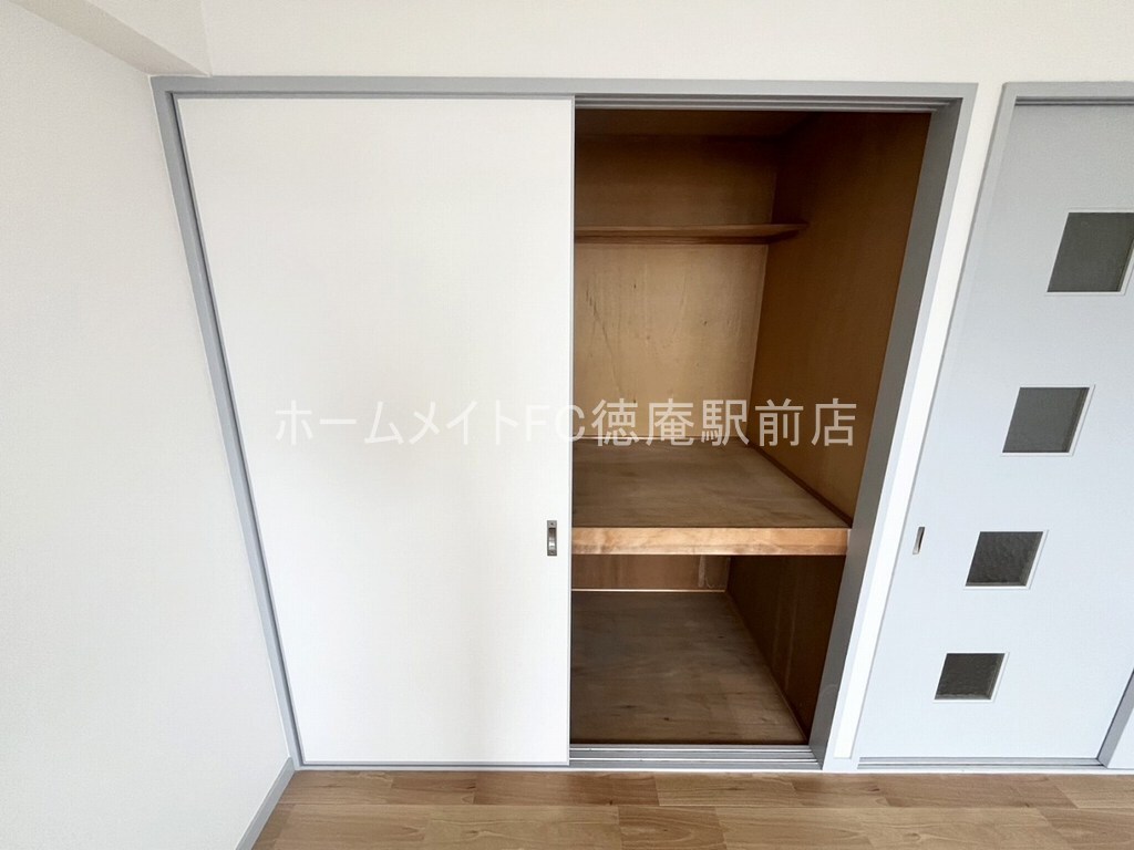 拡大写真:鶴見緑地ハイツ弐番館 7階7Dの収納