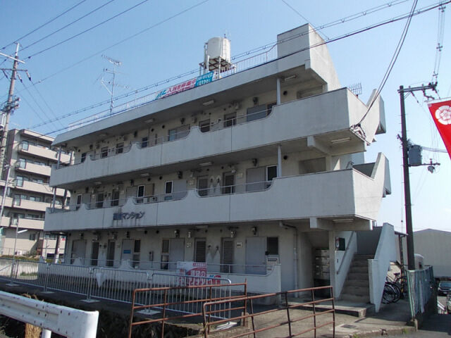 西浦マンションの外観