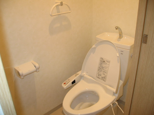 拡大写真:パインフィールド洛東 5階501のトイレ