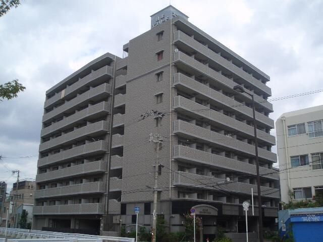 エスリード東梅田の外観