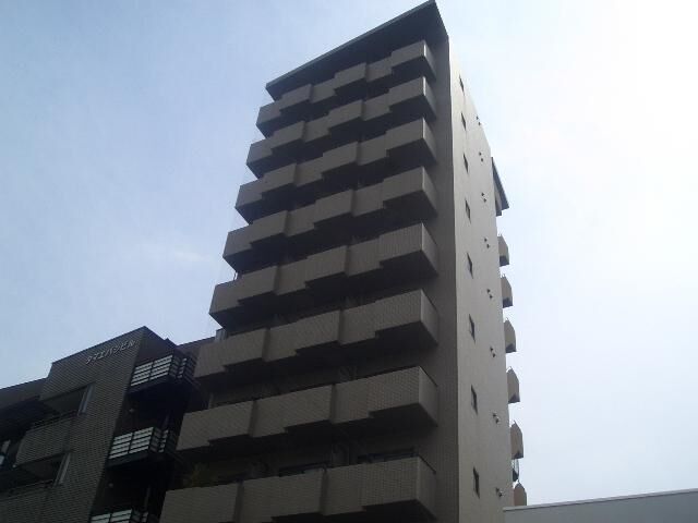 プレサンス梅田西の外観